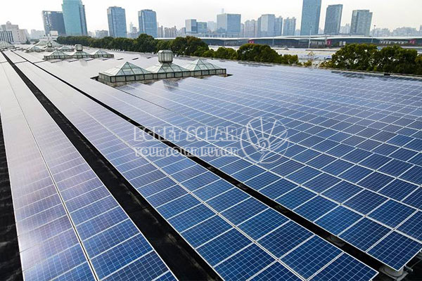 Il governo cinese riduce i rimborsi fiscali per l'industria fotovoltaica