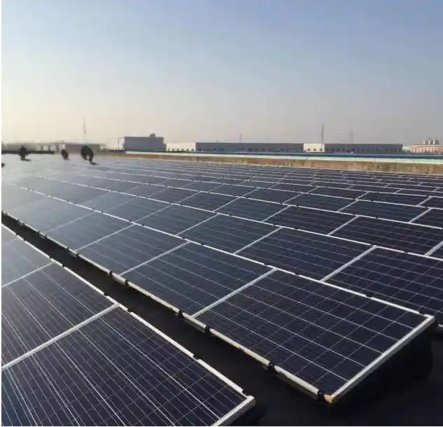 Staffa solare Ballsted in plastica HDPE